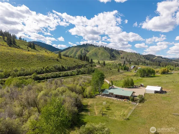 446 Rendezvous Road, Winthrop, WA 98862