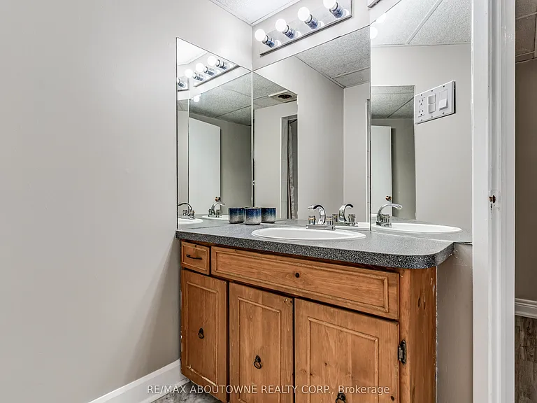 19 Friars Ct — Photo 36