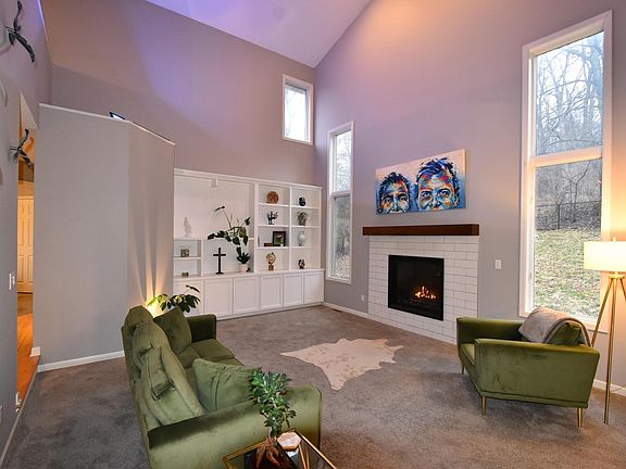 3rd image of 2014 Fox Valley Dr SW