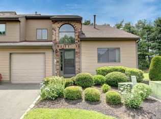 25 Castle Ridge Dr, East Hanover, NJ 07936