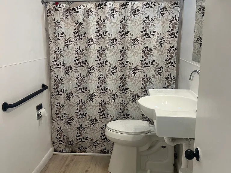 316 Russell St — Photo 3