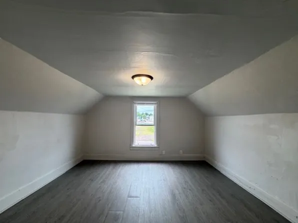 402 W Fritz Ave