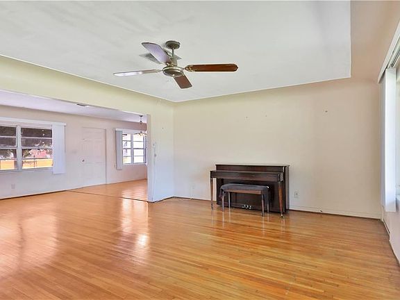 4th image of 124 Sunshine Dr