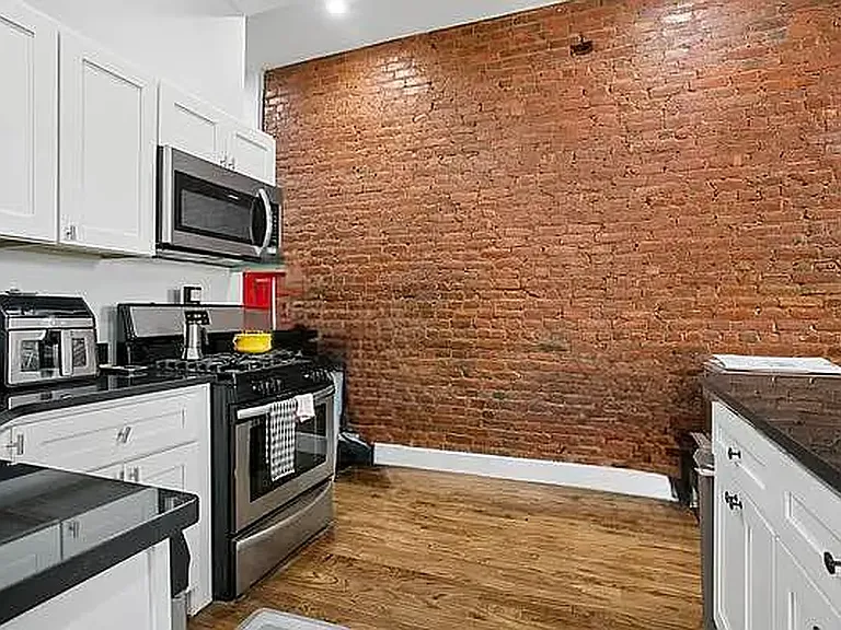258 Halsey St #1 — Photo 6