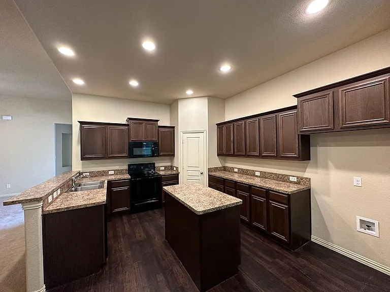 7420 Rose Crest Blvd — Photo 4
