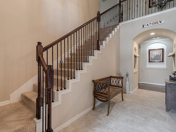 4th image of 9510 Crown Meadow Dr