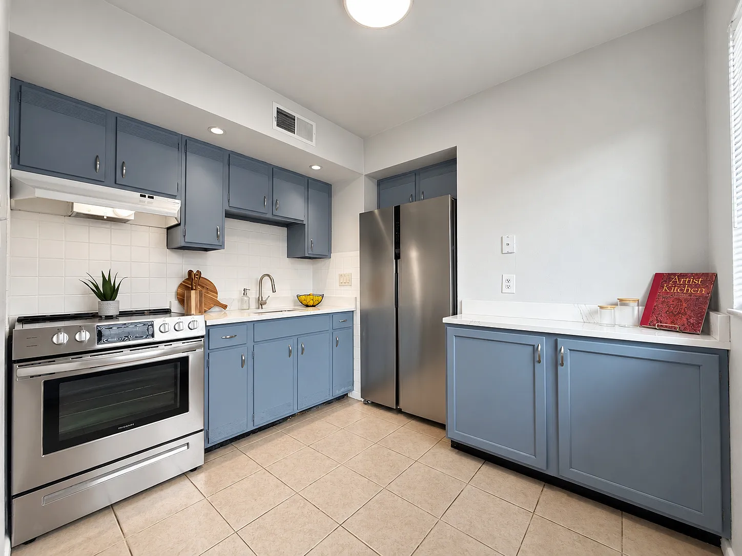 1 bed, 800 sqft, $925 — Photo 1