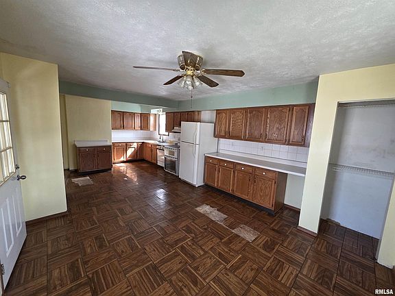 5th image of 3357 S 3rd St