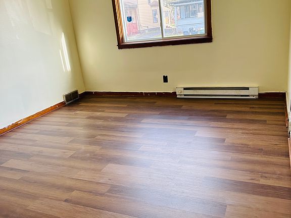 4th image of 1624 Ontario Ave #1