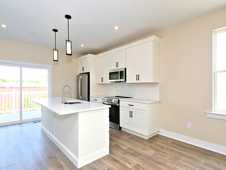 101 Hatfield Vlg — Photo 11
