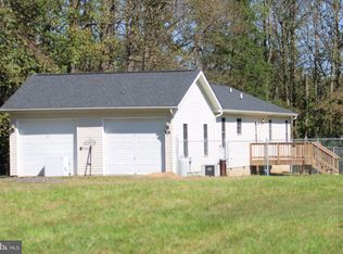 221 Frys Ln, Charles Town, WV 25414