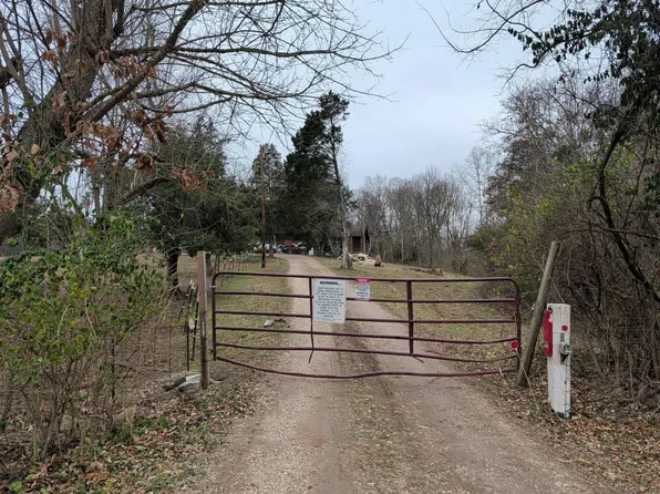9890 Osage Dr, Hillsboro, MO 63050