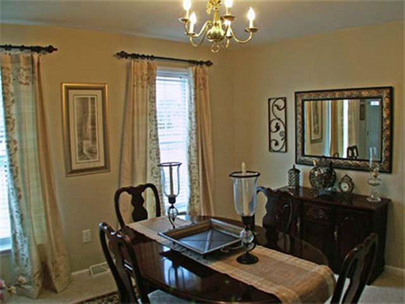 5th image of 20 GOLDFIELD Lane