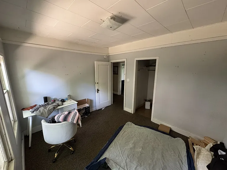 1000-1002 NE Maple St #1000 — Photo 14