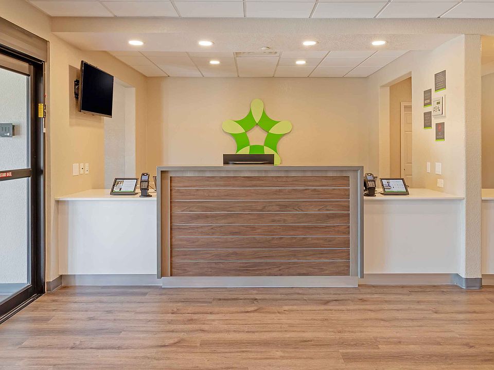 Lobby and Guest Check-in