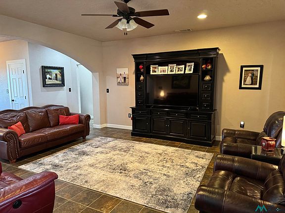 3rd image of 300 Ridgecrest Dr