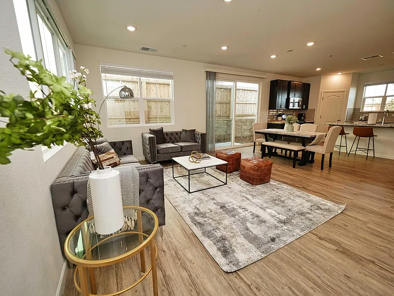 3200 Sunny Gate Ln — Photo 6