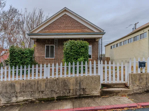 35 Summit St, Jackson, CA 95642