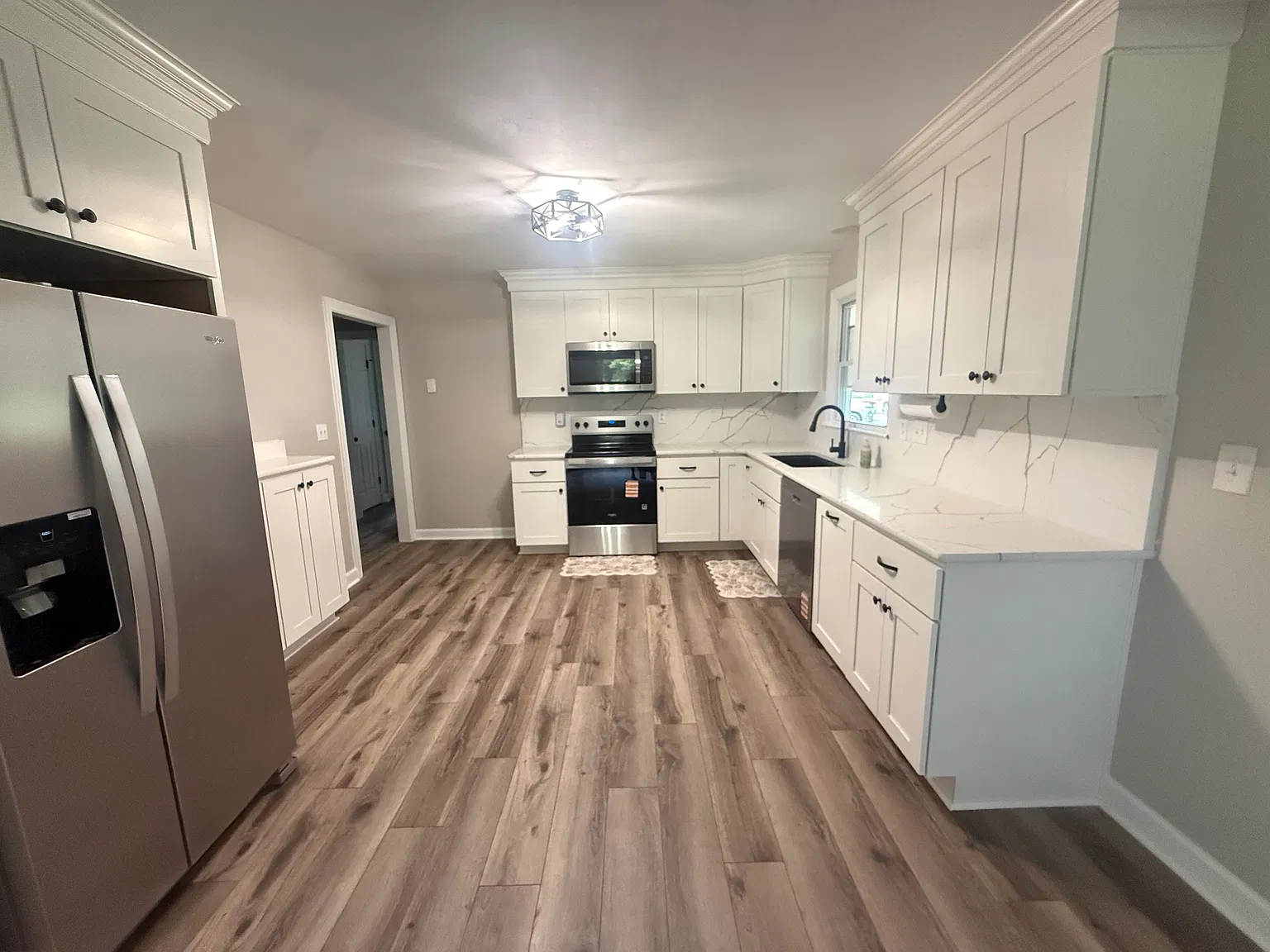 4 bed, 2356 sqft, $3,000 — Photo 4