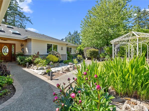 4076 S Camano Drive, Camano Island, WA 98282