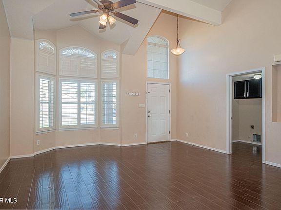 4th image of 527 Longleaf Pl
