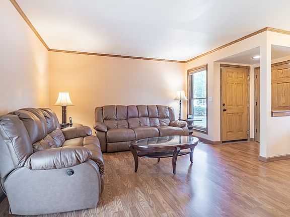 4th image of 950 Brunswick Cir #950