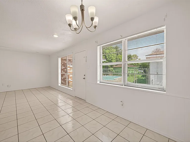 9422 Kristin Dr — Photo 23
