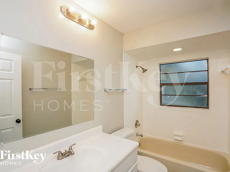 1024 Redbud Cir — Photo 12