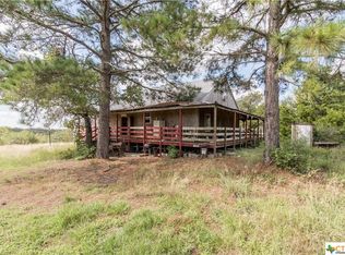 560 Lost Rd, Luling, TX 78648
