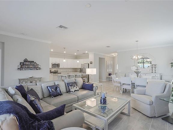 5th image of 1493 Artesia Dr W