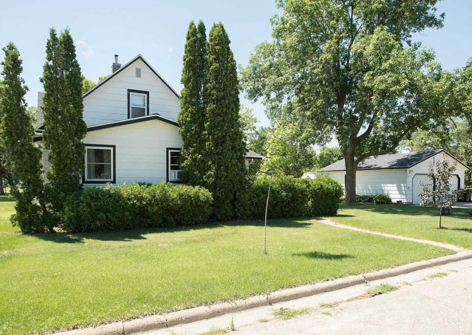 1st image of 456 3rd St SE