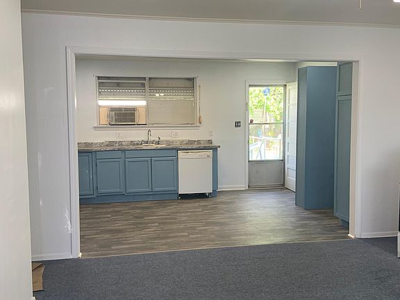 Open Concept Living - EMPTY