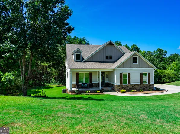 102 Landings Way, Lagrange, GA 30240