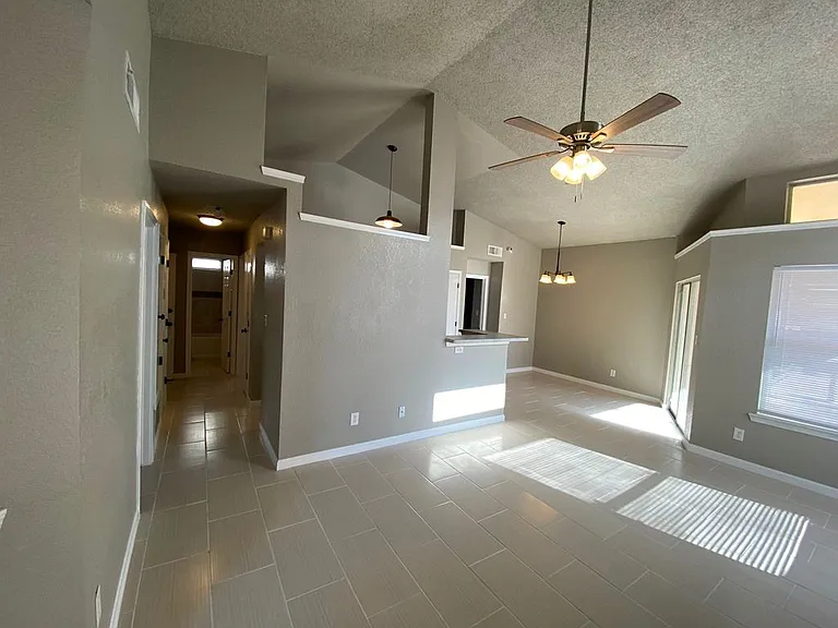 2914 Royal Knoll Dr — Photo 7