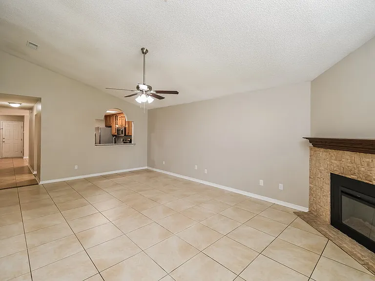 2852 Lantana Lakes Dr E — Photo 4