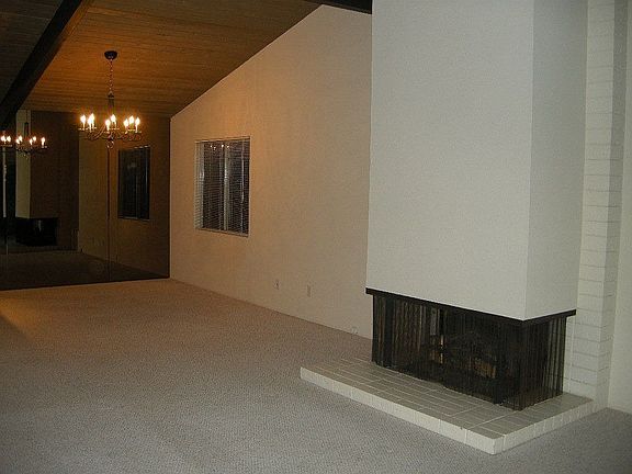 4th image of 2564 Loring St