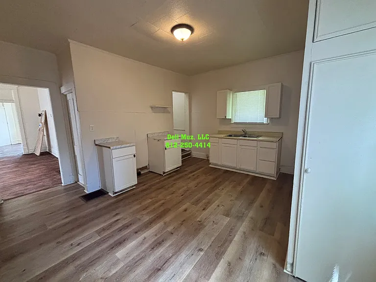 1111 N Main St — Photo 8