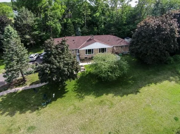 5403 Minnaqua Dr, Golden Valley, MN 55422