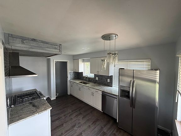 3rd image of 18026 Outer Dr