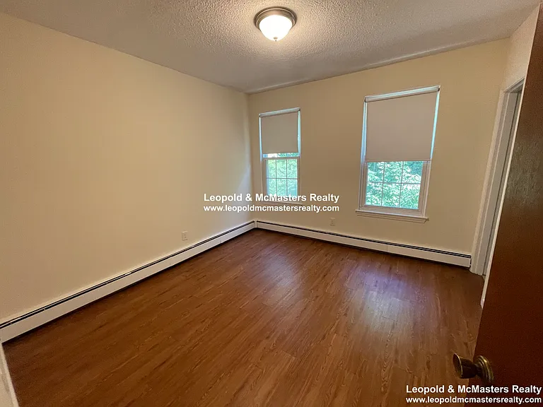 South Huntington Apartments — Photo 32