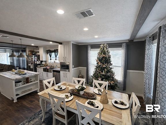 4th image of 19230 Carver Ln