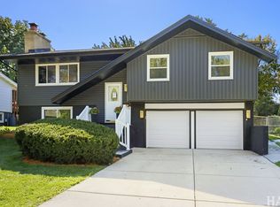 1425 Concord Ln, Schaumburg, IL 60193