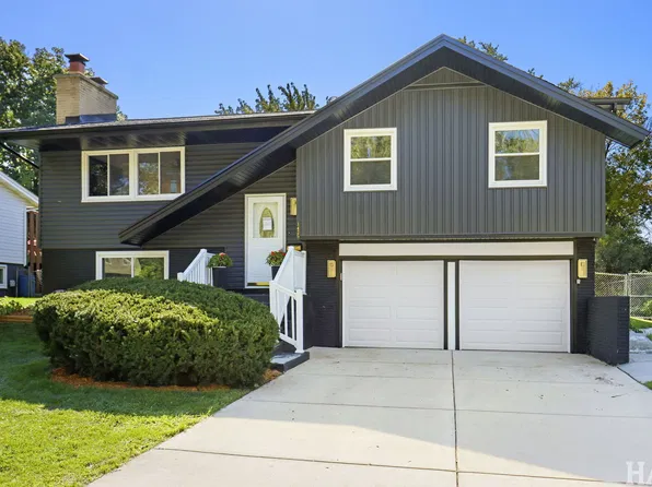 1425 Concord Ln, Schaumburg, IL 60193