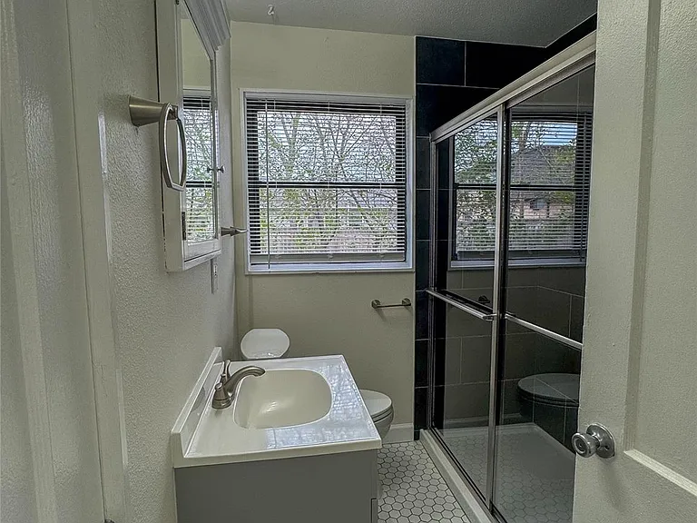 5514 Grover Ave — Photo 12