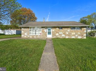 2511 Winton Cir, Bristol, PA