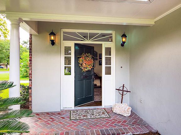 4th image of 9422 N Parkview Dr