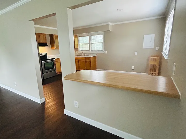210 Park Ave #B — Photo 10
