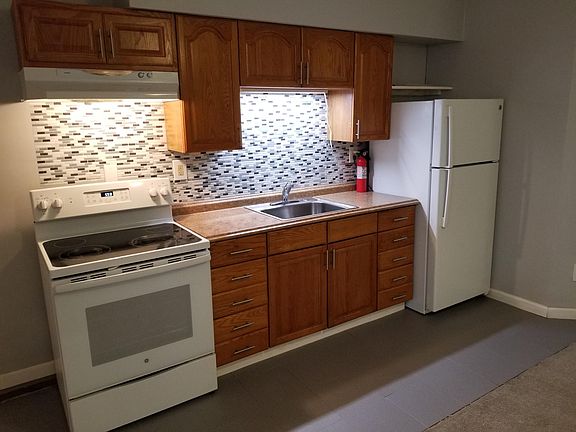 Kitchen (First Floor)