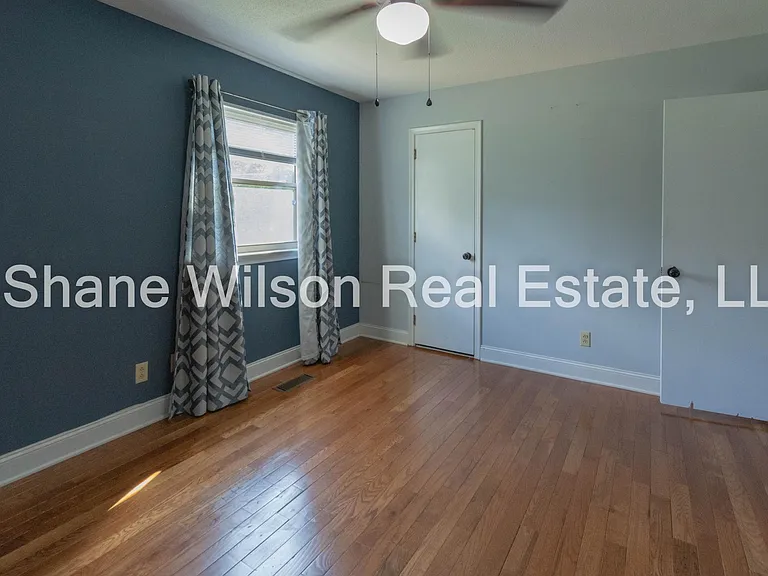 617 Spring Valley Ln — Photo 11