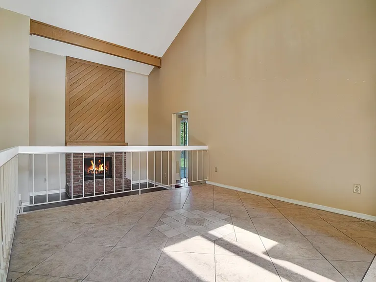 110 N Deerwood Ave — Photo 6